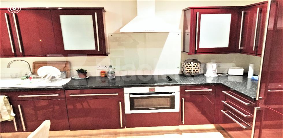 			1 Bedroom, 1 bath, 1 reception Flat			 Minford Gardens, SHEPHERDS BUSH